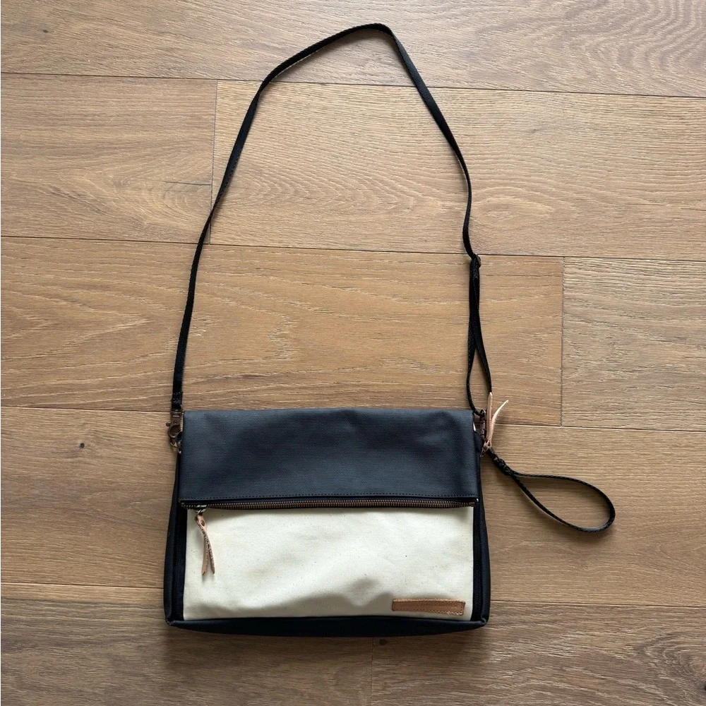 Petunia Pickle Bottom Clutch/Crossbody Diaper Bag